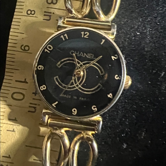 Elegant Chanel Gold Chain Bracelet Watch - Picture 10 of 10